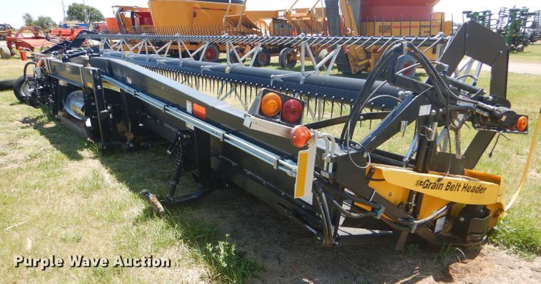 image for item FY9637 2015 Honey Bee SP36 Grain Belt rigid draper swather head