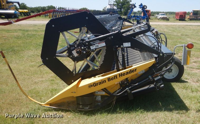 image for item FY9637 2015 Honey Bee SP36 Grain Belt rigid draper swather head
