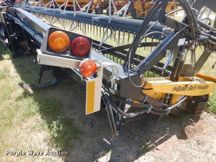 image for item FY9637 2015 Honey Bee SP36 Grain Belt rigid draper swather head