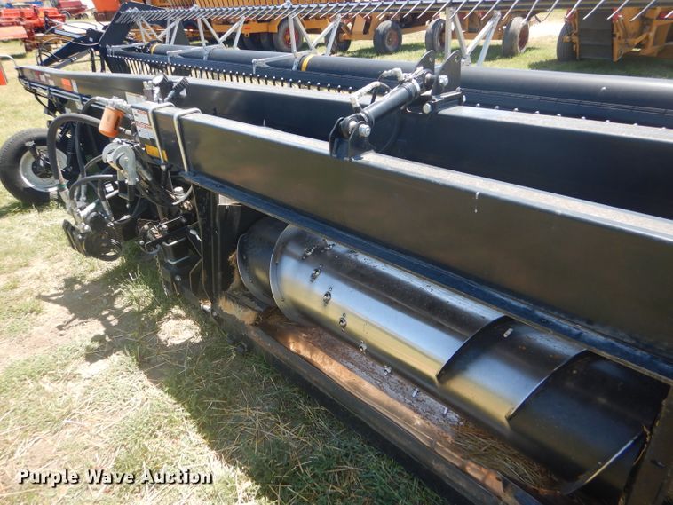 image for item FY9637 2015 Honey Bee SP36 Grain Belt rigid draper swather head