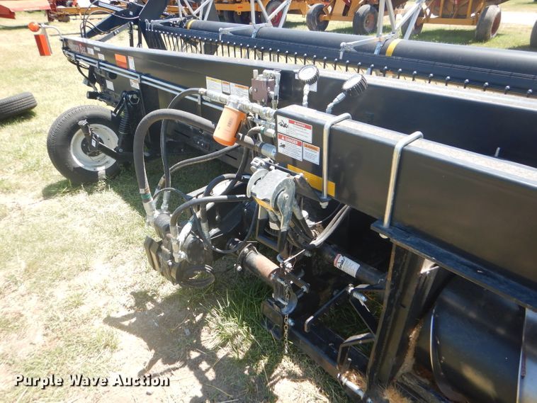 image for item FY9637 2015 Honey Bee SP36 Grain Belt rigid draper swather head