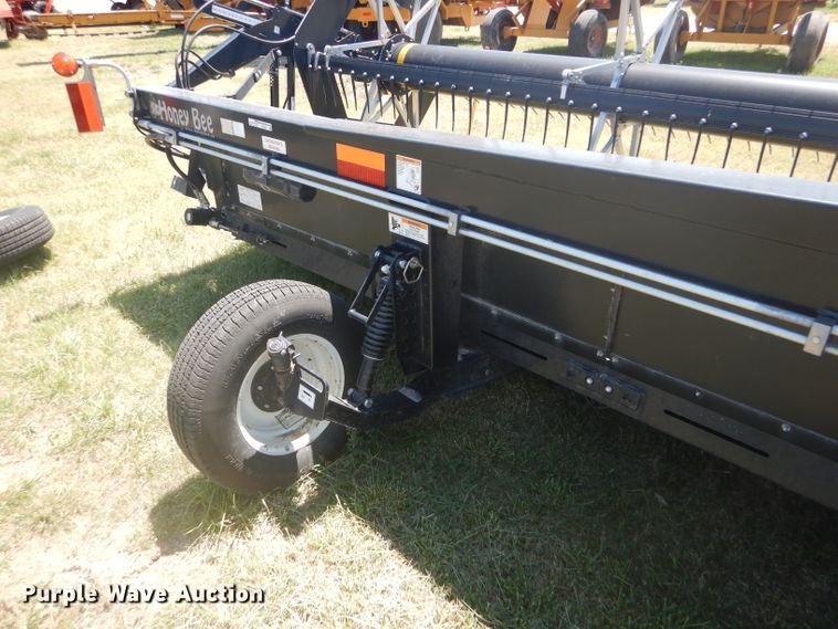image for item FY9637 2015 Honey Bee SP36 Grain Belt rigid draper swather head