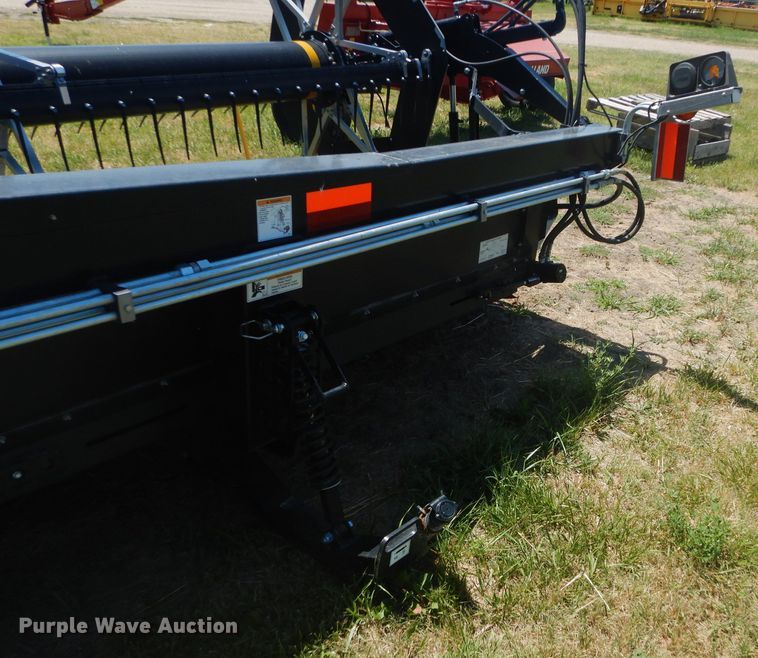 image for item FY9637 2015 Honey Bee SP36 Grain Belt rigid draper swather head