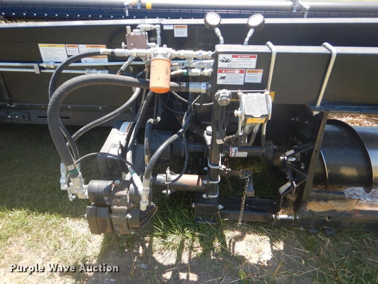 image for item FY9637 2015 Honey Bee SP36 Grain Belt rigid draper swather head