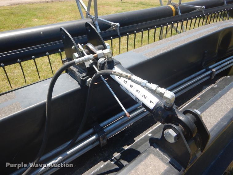 image for item FY9637 2015 Honey Bee SP36 Grain Belt rigid draper swather head