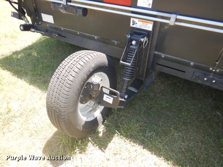 image for item FY9637 2015 Honey Bee SP36 Grain Belt rigid draper swather head