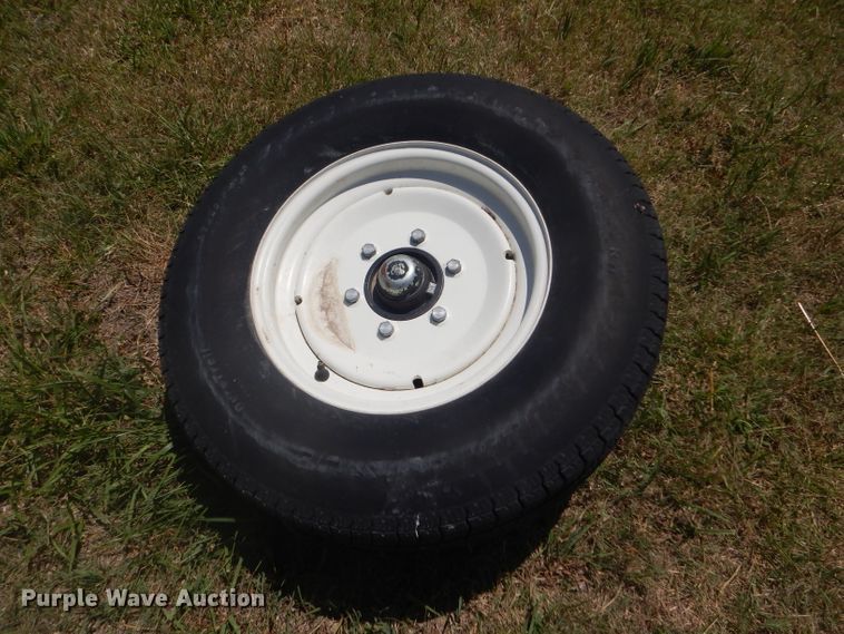 image for item FY9637 2015 Honey Bee SP36 Grain Belt rigid draper swather head