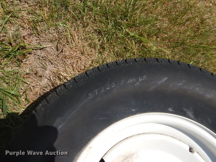 image for item FY9637 2015 Honey Bee SP36 Grain Belt rigid draper swather head