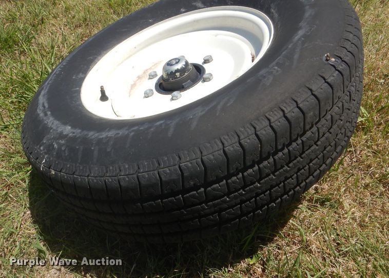 image for item FY9637 2015 Honey Bee SP36 Grain Belt rigid draper swather head