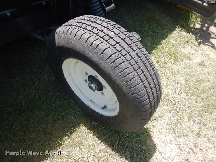 image for item FY9637 2015 Honey Bee SP36 Grain Belt rigid draper swather head