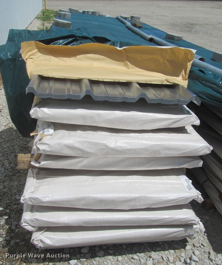 image for item G1862 (120) sheets of metal siding/roofing
