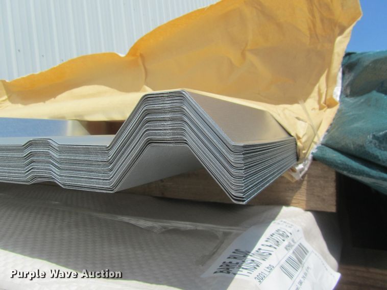 image for item G1862 (120) sheets of metal siding/roofing