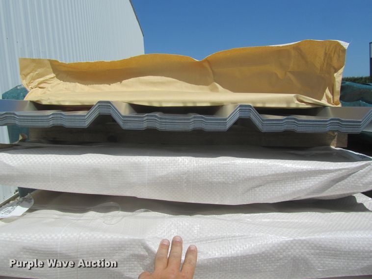 image for item G1862 (120) sheets of metal siding/roofing