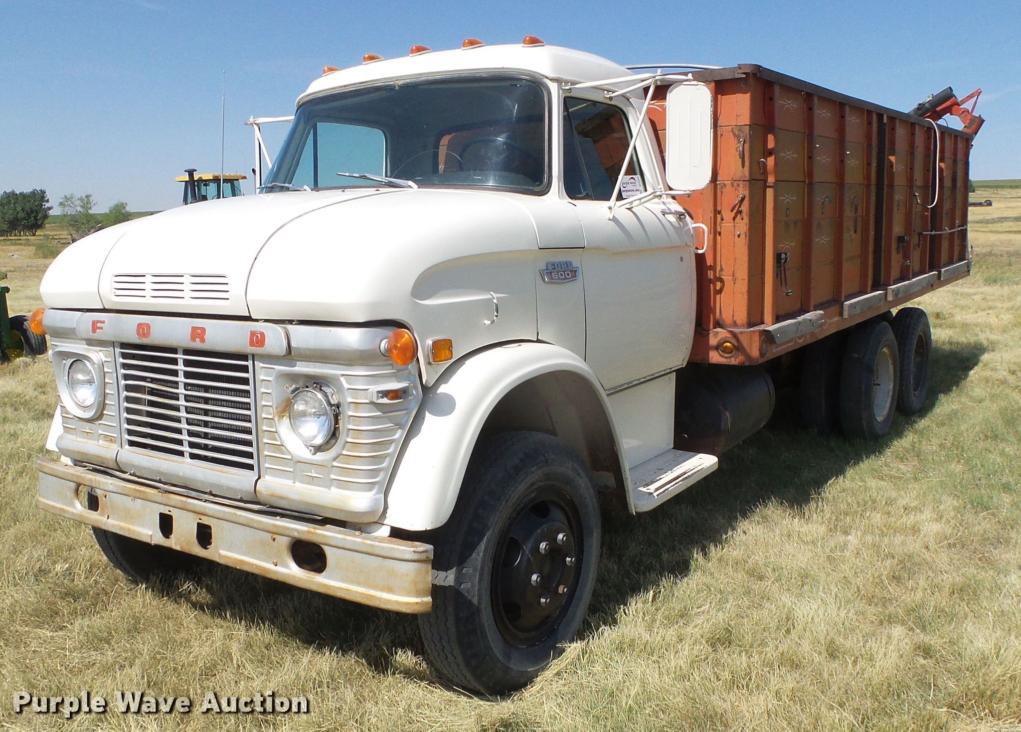 1968 Ford 600 grain truck in Marienthal, KS Item DC5083 sold Purple