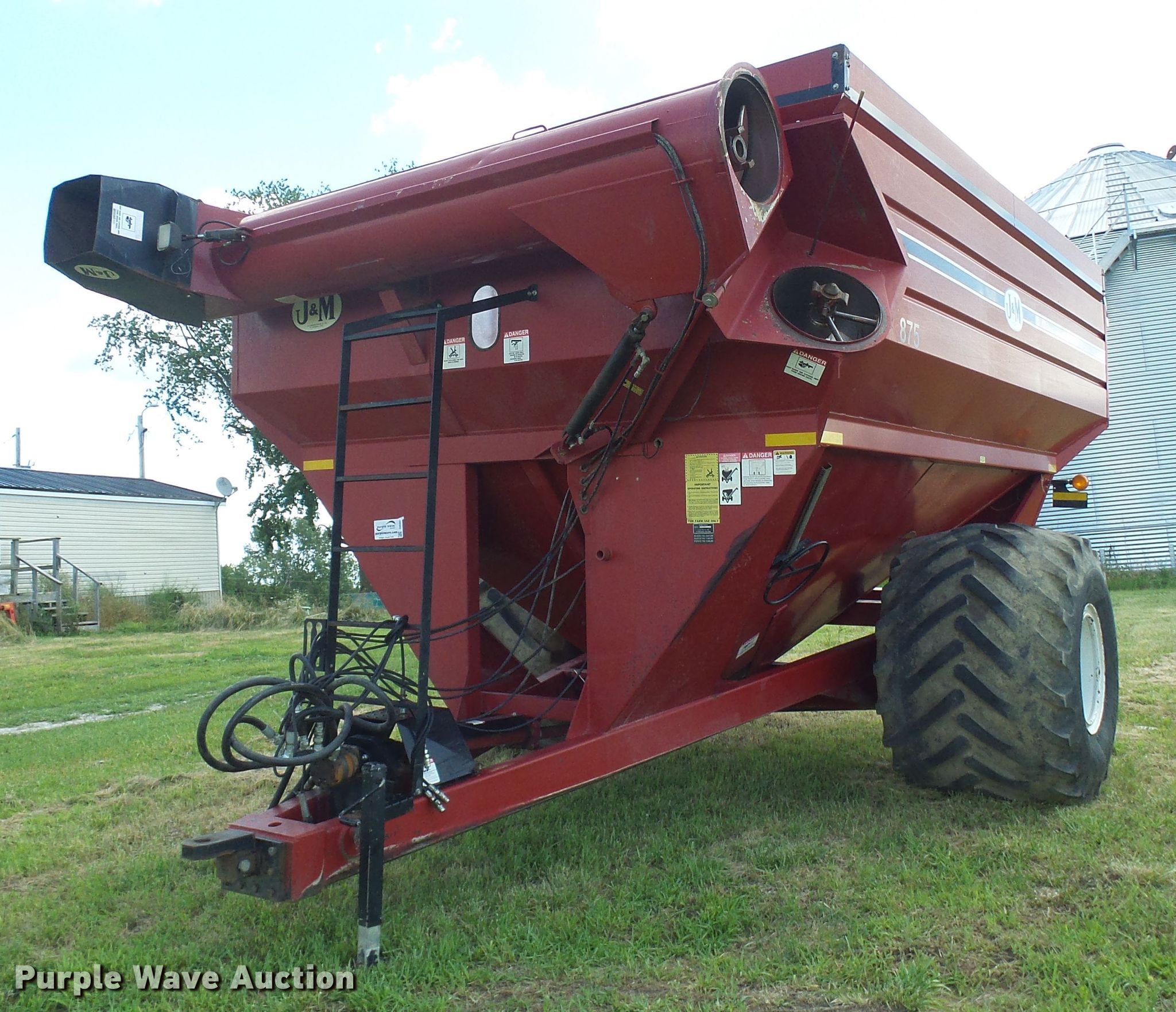 J&M 87518 grain cart in Galt, MO Item DI0563 sold Purple Wave