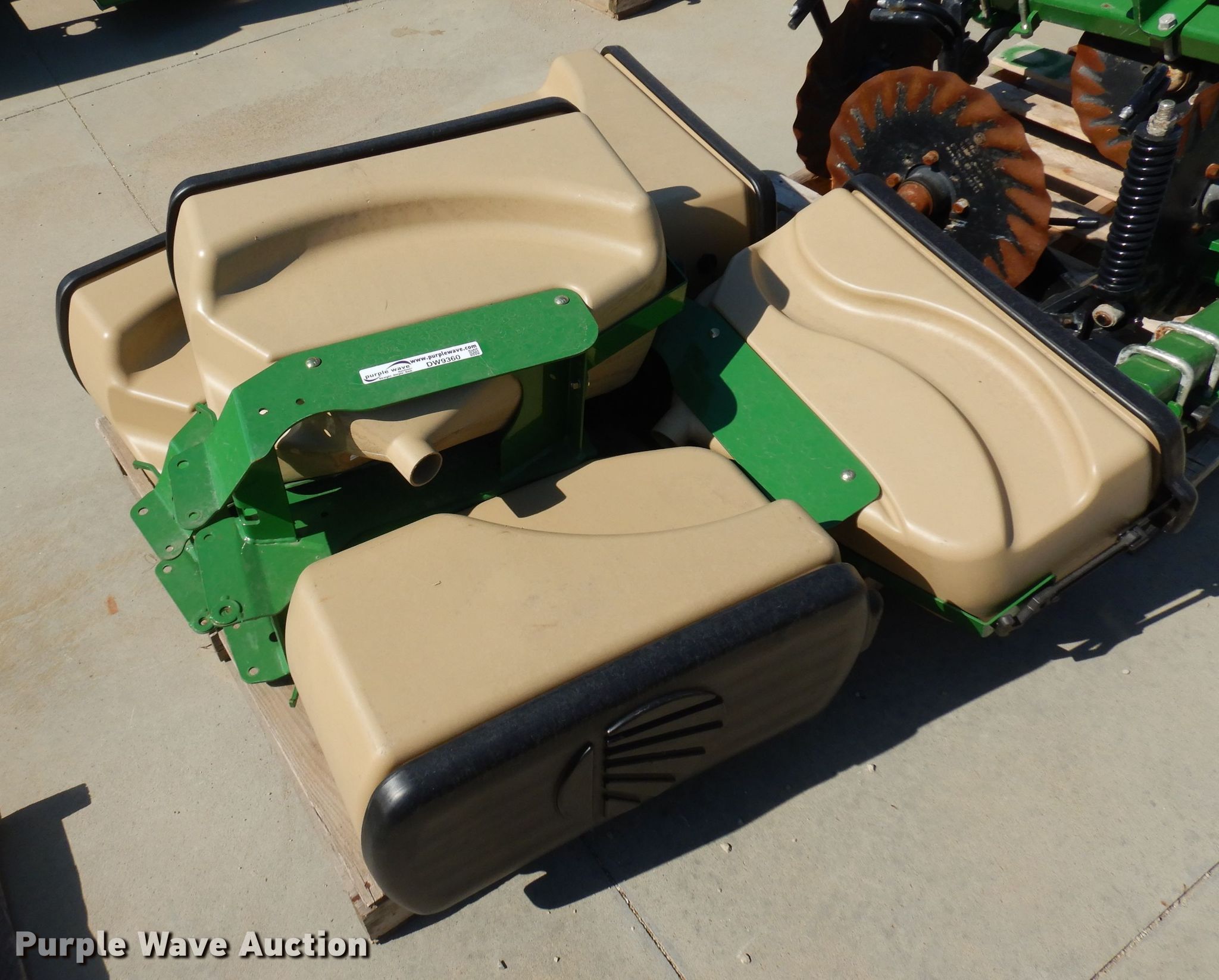 (5) seed hoppers in Assaria, KS Item DW9360 sold Purple Wave