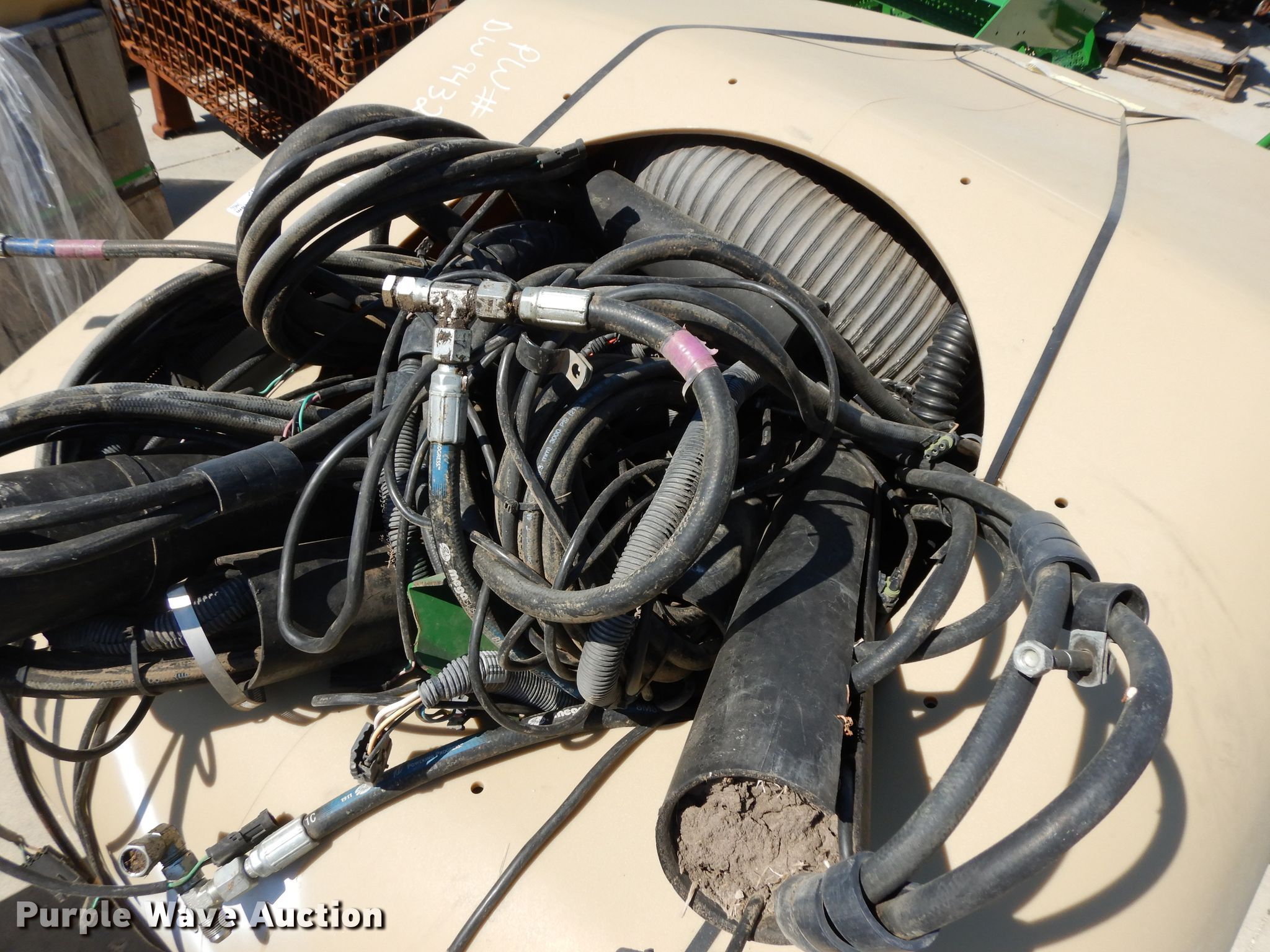 Poly seed hopper in Assaria, KS Item DW9432 sold Purple Wave