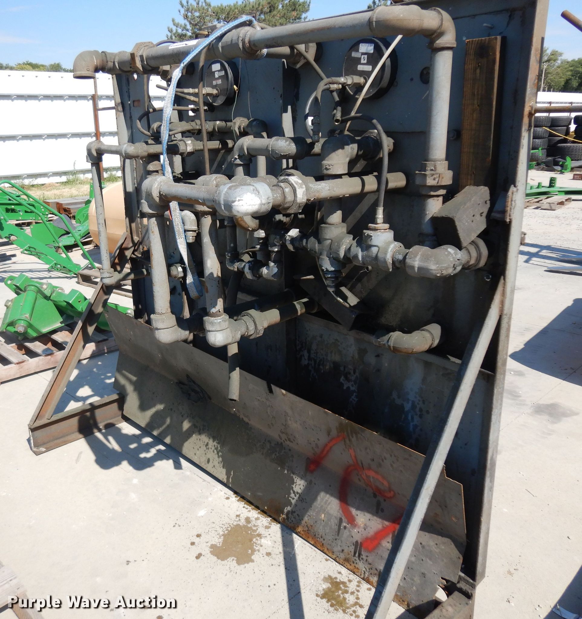 Hydraulic machine in Assaria, KS Item DW9439 sold Purple Wave