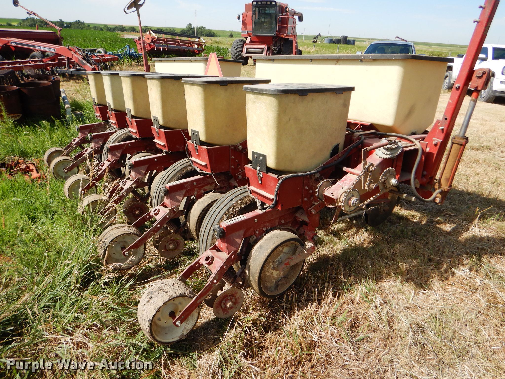 International 800 plate planter in Hill City, KS Item FY9630 sold