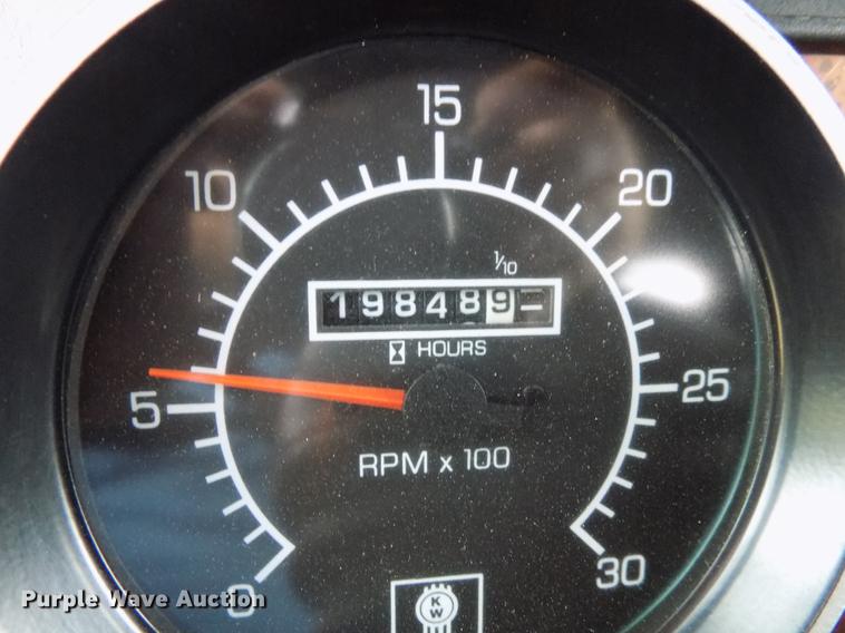 image for item DB9642 2005 Kenworth T800 semi truck