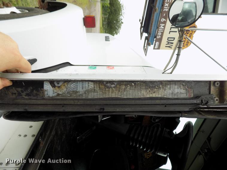 image for item DB9642 2005 Kenworth T800 semi truck