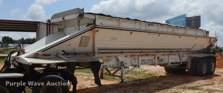 image for item DD3017 2003 Red River LB237 live bottom trailer