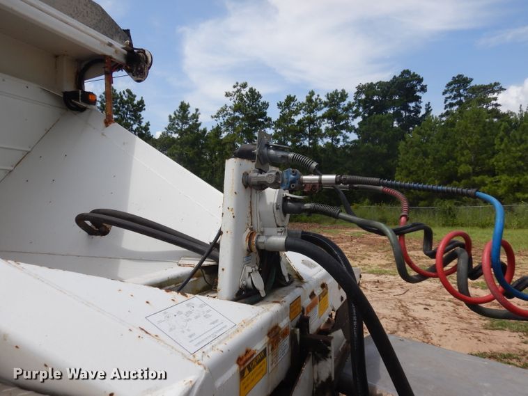 image for item DD3017 2003 Red River LB237 live bottom trailer