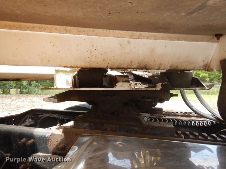 image for item DD3017 2003 Red River LB237 live bottom trailer