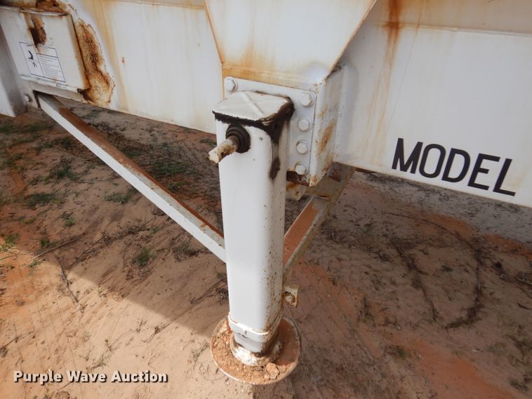 image for item DD3017 2003 Red River LB237 live bottom trailer