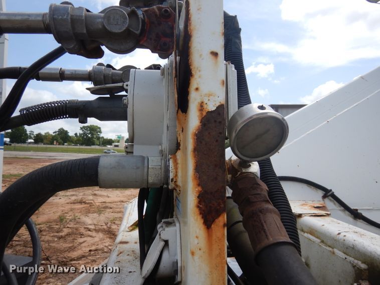 image for item DD3017 2003 Red River LB237 live bottom trailer