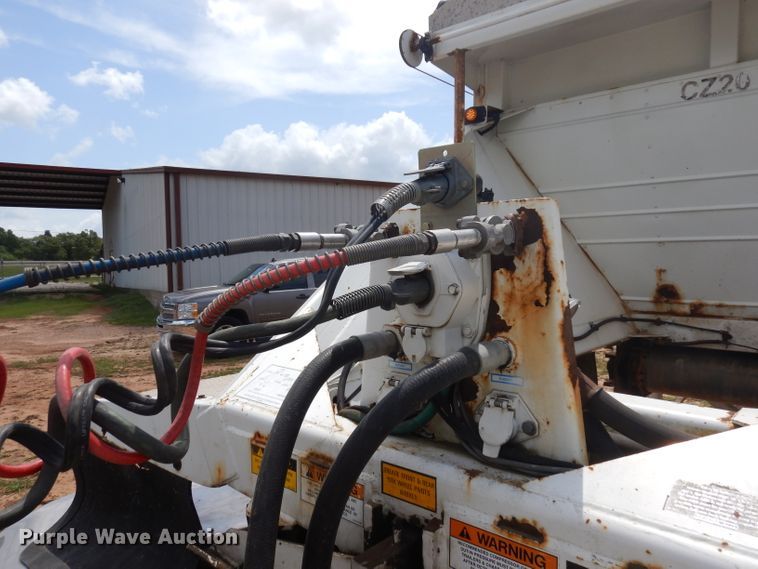 image for item DD3017 2003 Red River LB237 live bottom trailer