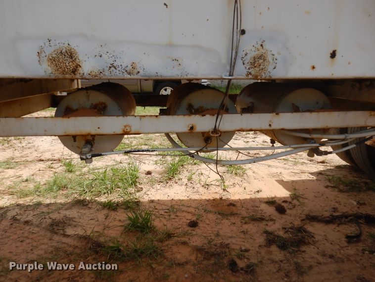 image for item DD3017 2003 Red River LB237 live bottom trailer