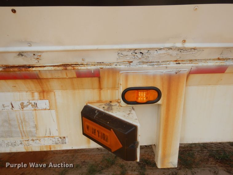 image for item DD3017 2003 Red River LB237 live bottom trailer