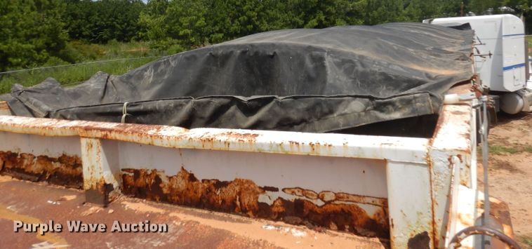 image for item DD3017 2003 Red River LB237 live bottom trailer