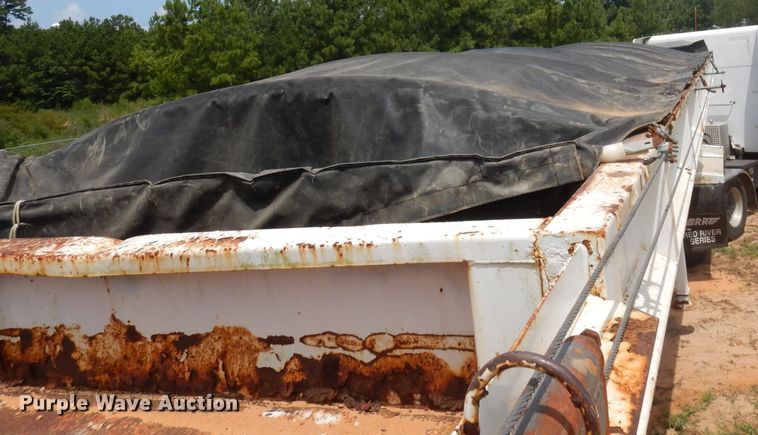 image for item DD3017 2003 Red River LB237 live bottom trailer