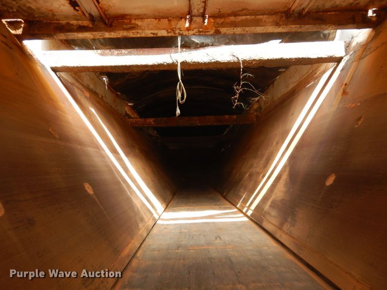 image for item DD3017 2003 Red River LB237 live bottom trailer