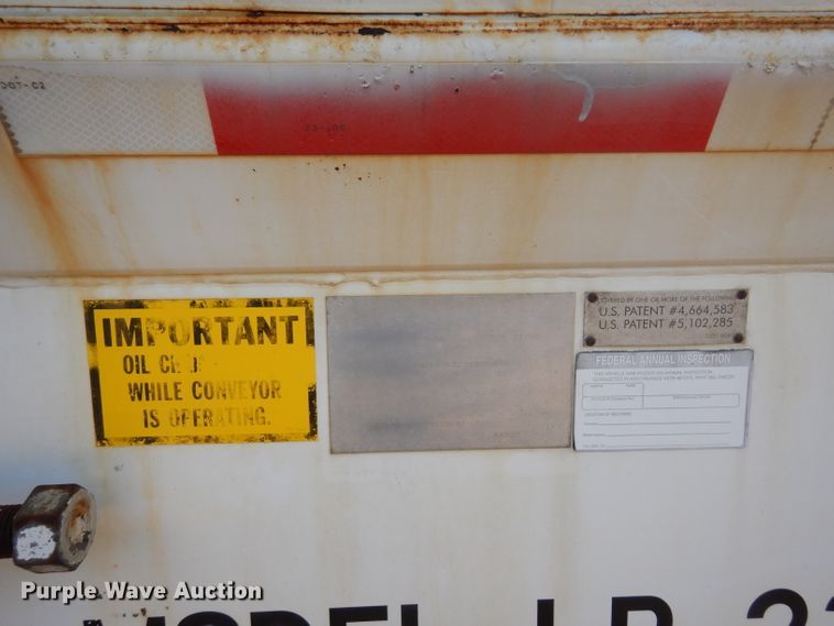 image for item DD3017 2003 Red River LB237 live bottom trailer