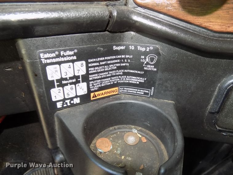 image for item DE7746 1999 Freightliner FLD120 semi truck