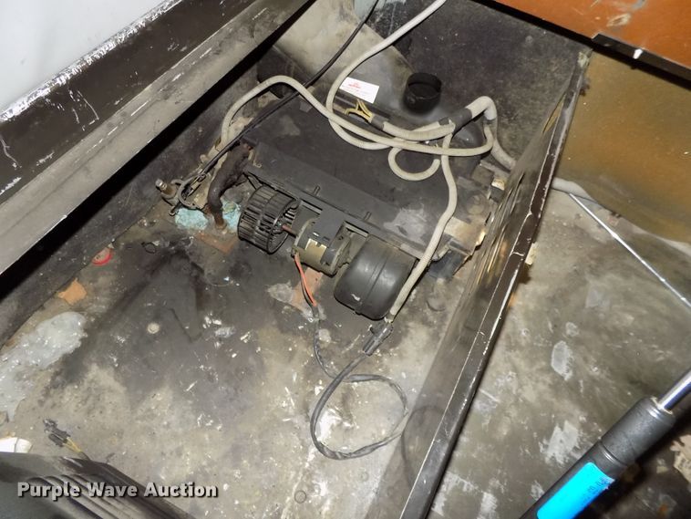 image for item DE7746 1999 Freightliner FLD120 semi truck