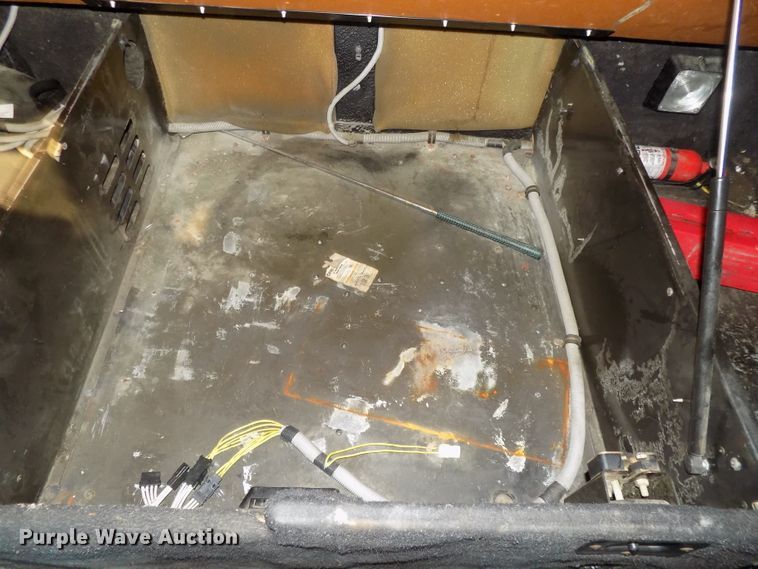 image for item DE7746 1999 Freightliner FLD120 semi truck