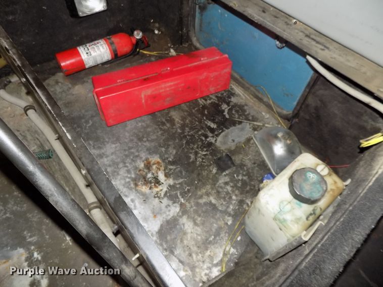 image for item DE7746 1999 Freightliner FLD120 semi truck