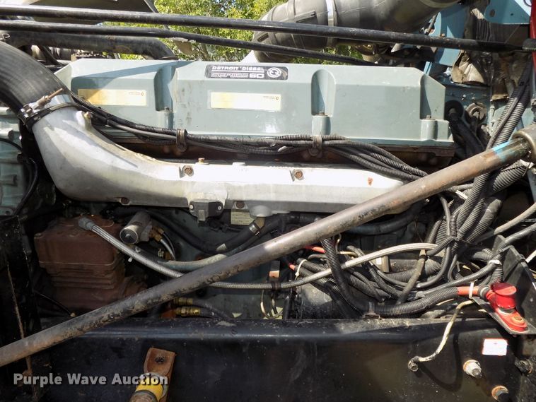 image for item DE7746 1999 Freightliner FLD120 semi truck