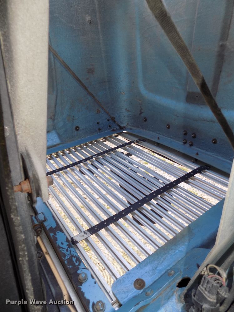 image for item DE7746 1999 Freightliner FLD120 semi truck