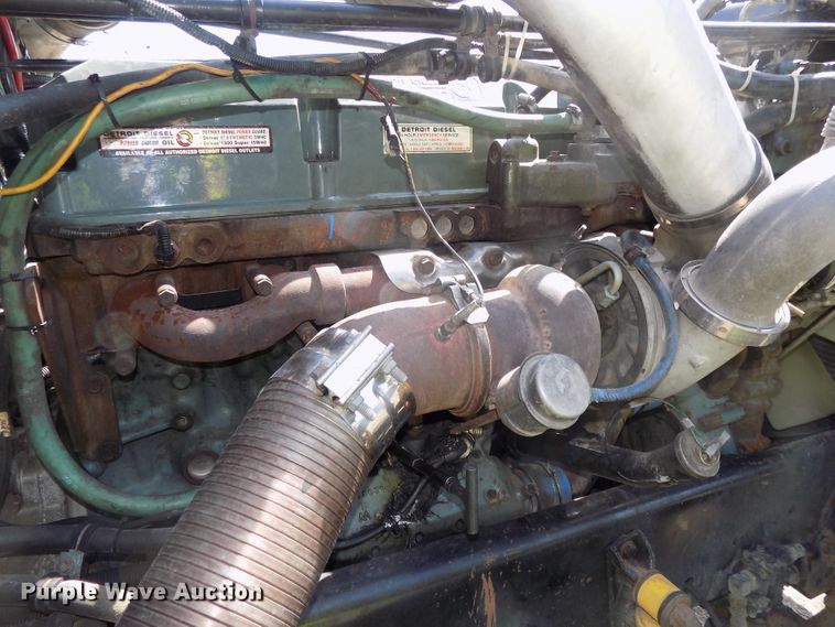 image for item DE7746 1999 Freightliner FLD120 semi truck