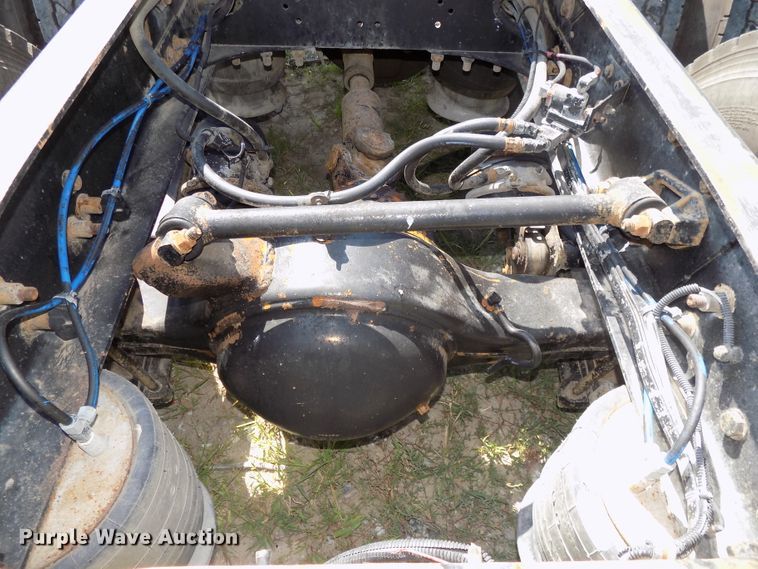 image for item DE7746 1999 Freightliner FLD120 semi truck