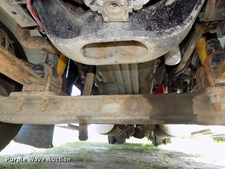 image for item DE7746 1999 Freightliner FLD120 semi truck