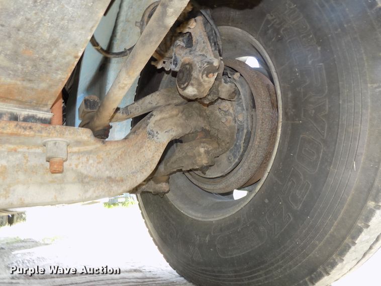 image for item DE7746 1999 Freightliner FLD120 semi truck