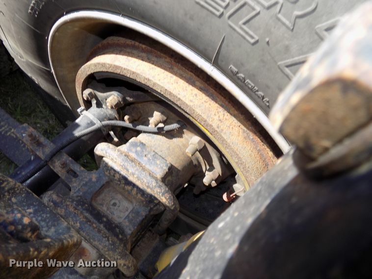 image for item DE7746 1999 Freightliner FLD120 semi truck