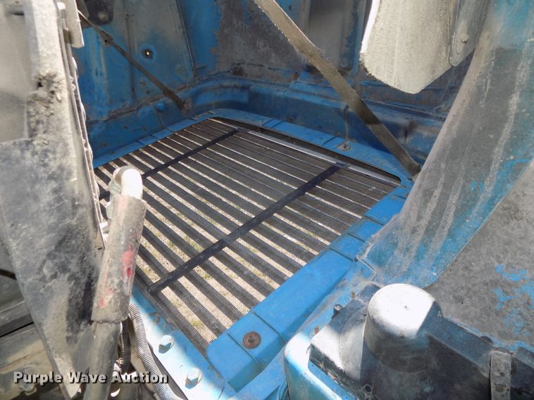 image for item DE7747 1996 Freightliner FLD112 semi truck