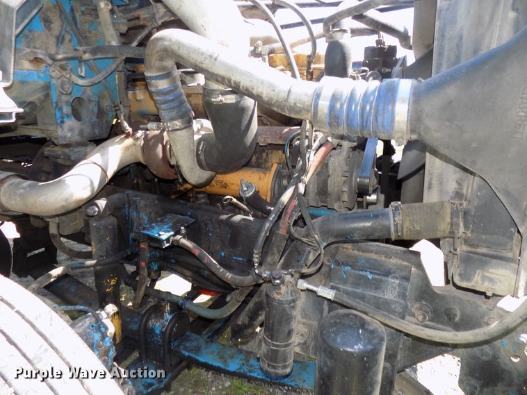 image for item DE7747 1996 Freightliner FLD112 semi truck